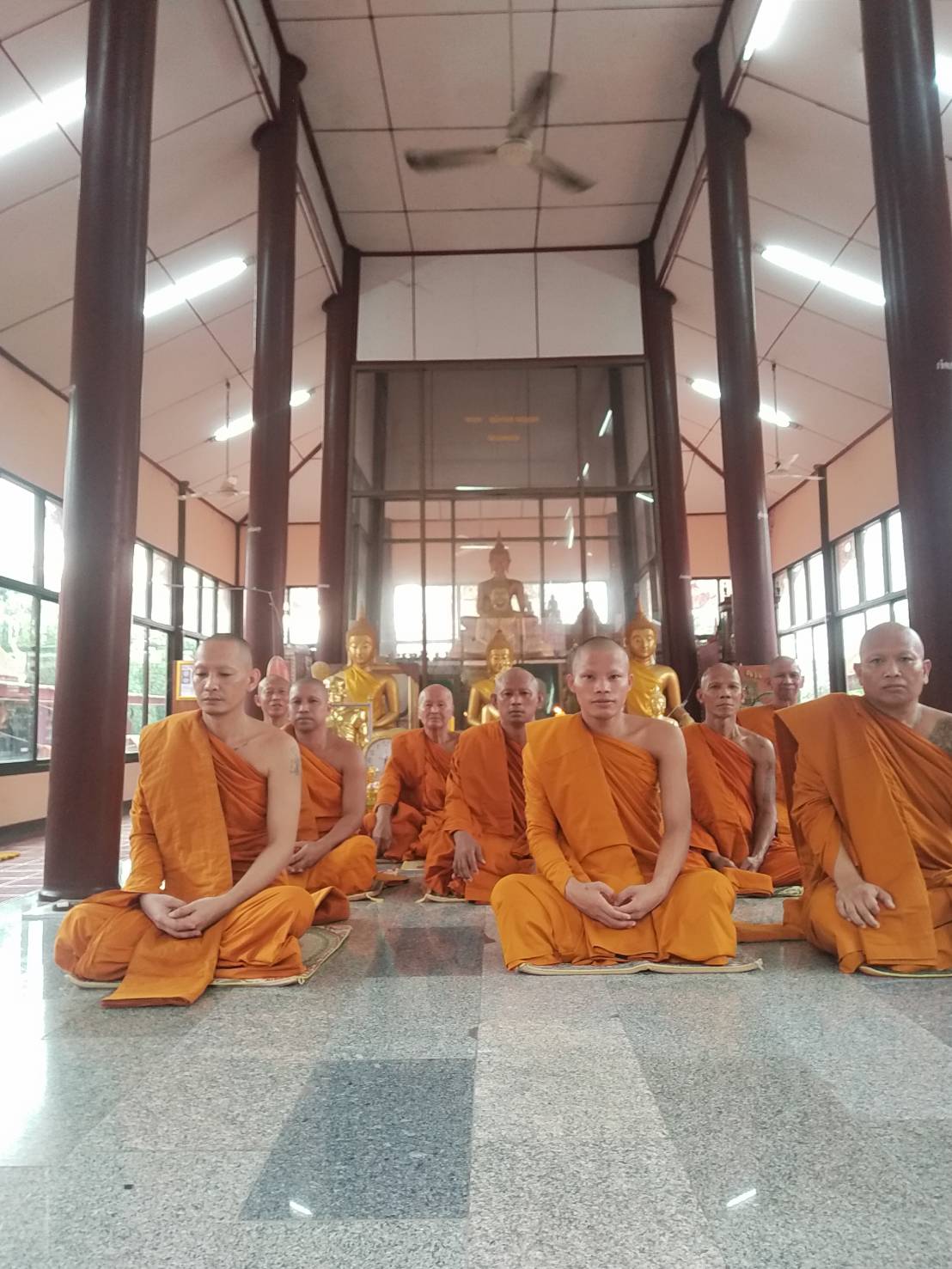 วัดกลางทุ่ง